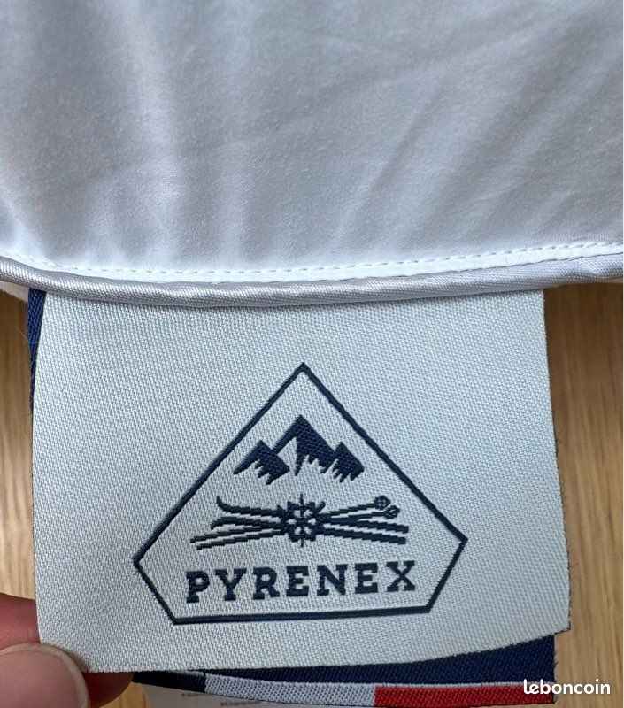 PYRENEX14 - Deux OREILLERS VALAN FERME 65x65 (image 2)