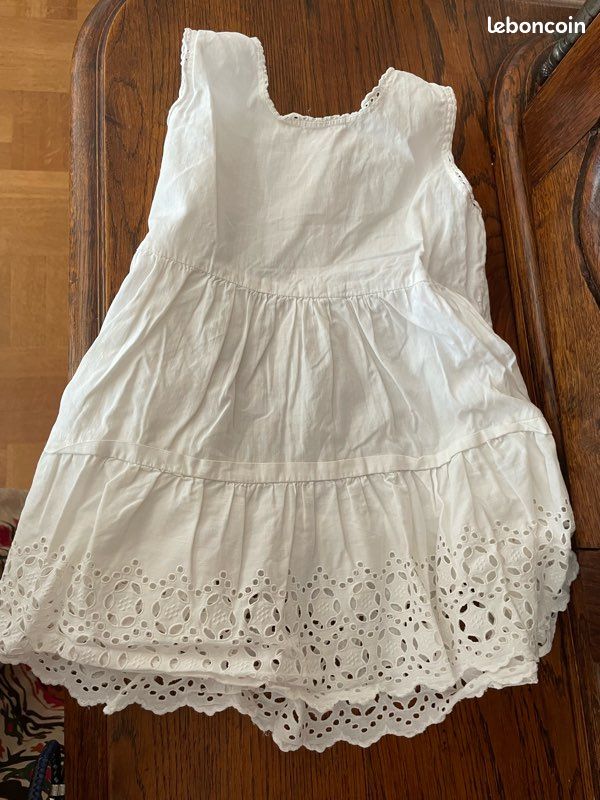Linge ancien sous robe dentelle (image 2)