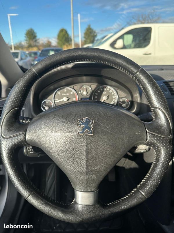 Peugeot 407 COUPE 2.7 HDI GRIFFE (image 14)