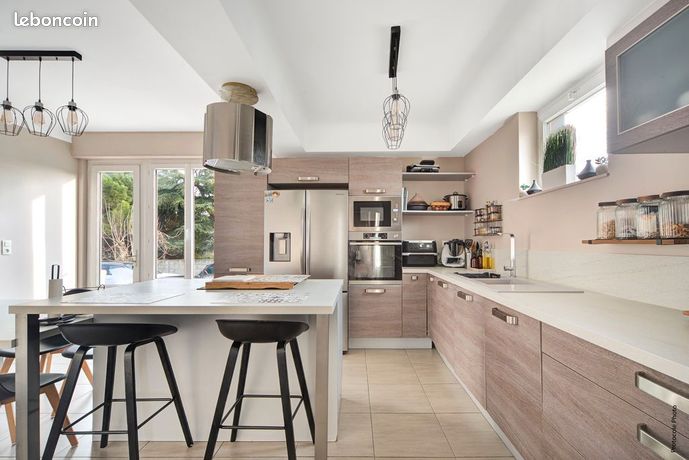 Maison 7 pièces 212 m²
