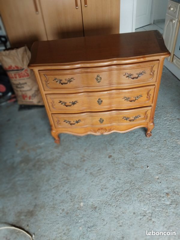 Commode en merisier (image 1)