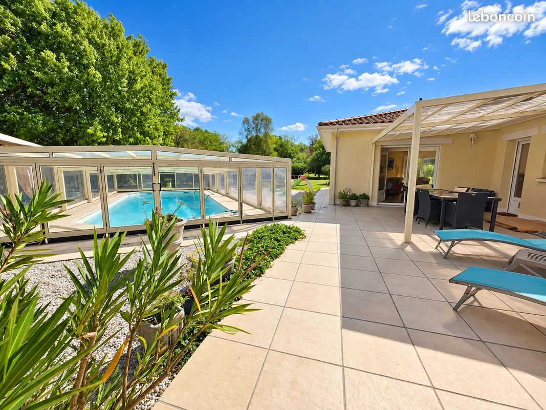 Maison 5 pièces 163 m² · à Étauliers · 163 m² · 312 000 €