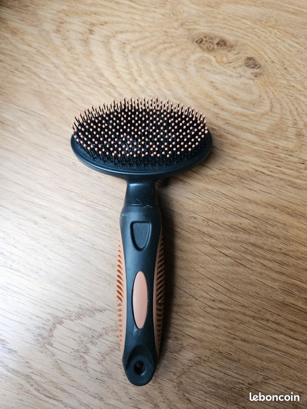 Brosse pour chien / chat (image 1)