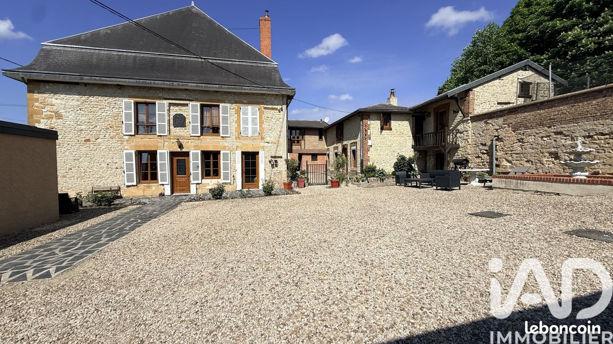 Maison 15 pièces 471 m² · à Olizy-Primat · 471 m² · 449 000 €