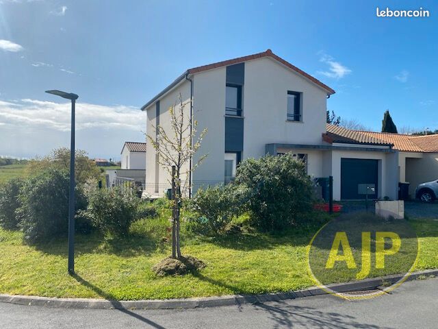 Maison 4 pièces 108 m² · à Clisson · 108 m² · 975 €