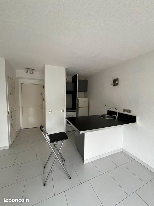 Appartement 1 pièce 25 m² · à Mandelieu-la-Napoule · 25 m² · 660 €