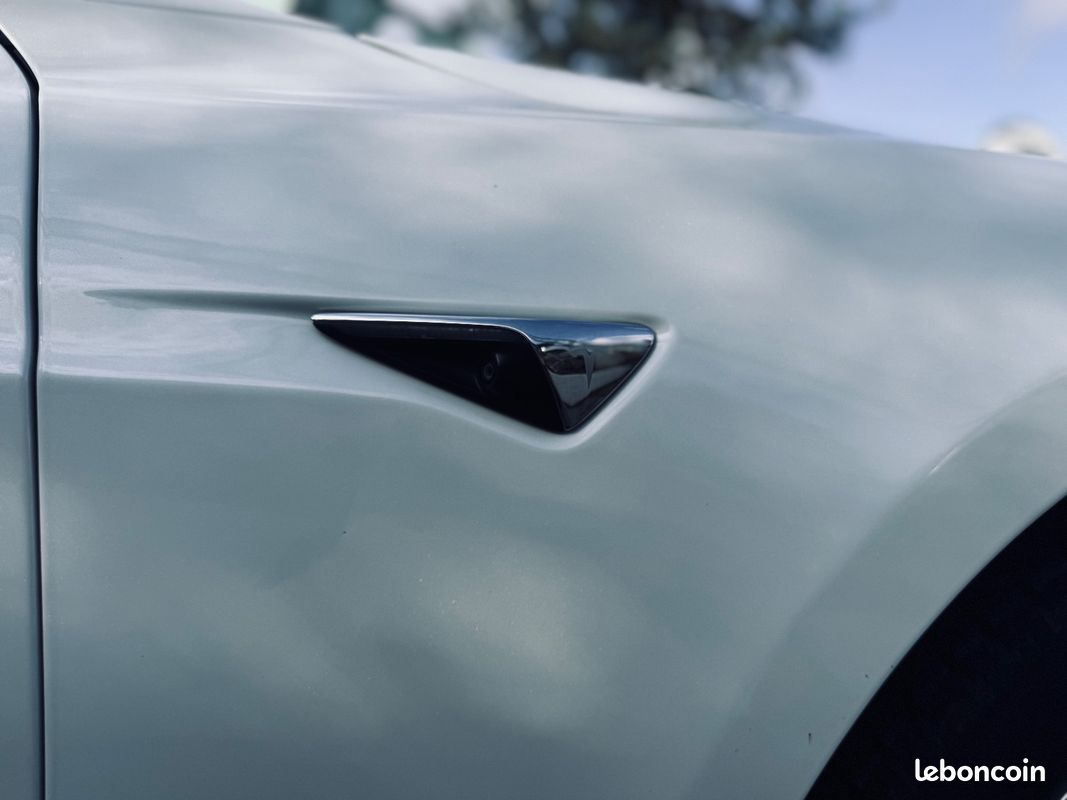 TESLA Model S 320CH BASE + 2EME MAIN + TOIT OUVRANT/PANO + AUTO PILOT + CAMERA DE RECUL + GARANTIE 12 MOIS (image 47)