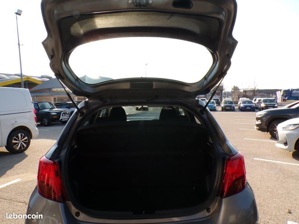 Toyota Yaris 90cv D-4D DYNAMIC (image 7)