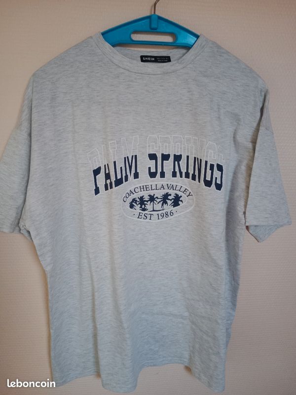 Tee shirt S mais taille grand. TBE (image 1)
