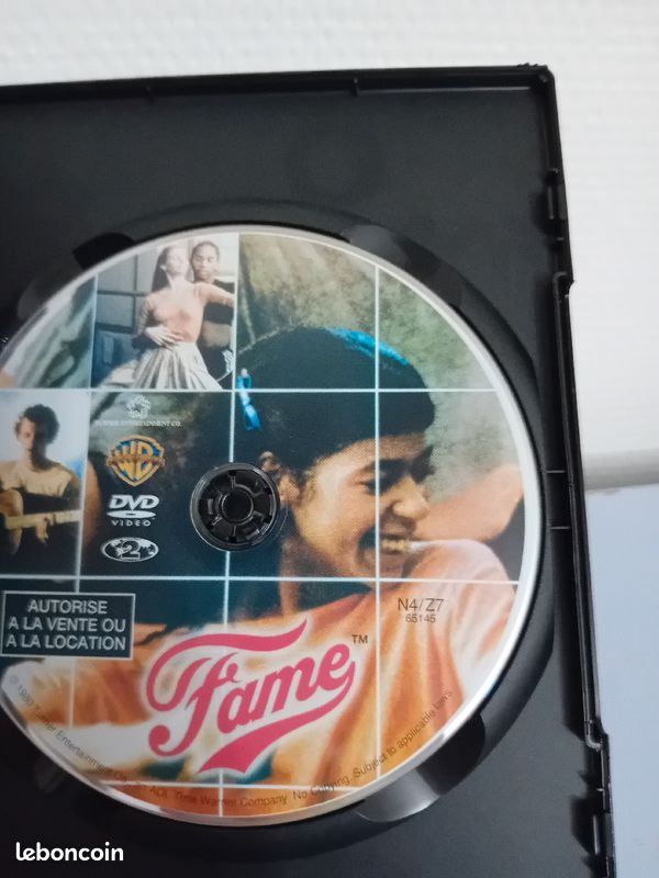 Fame DVD (image 3)