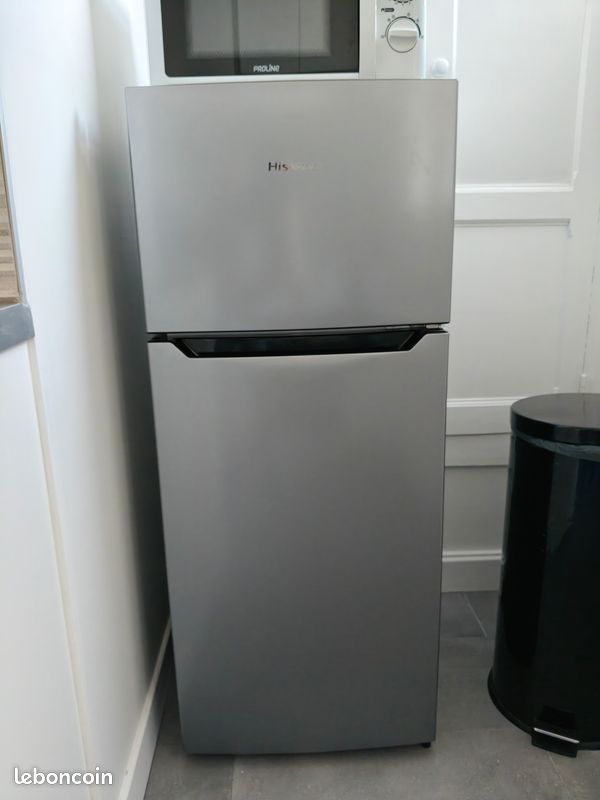 Réfrigérateur 2 portes HISENSE RT156D4BGF (image 1)