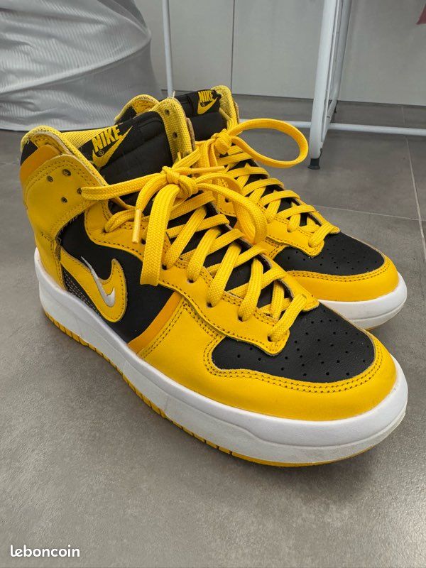 Nike Dunk High Rebel Jaune Chaussures - Main Image