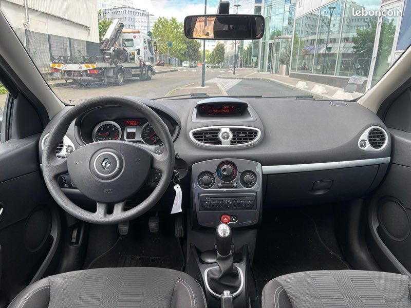 Renault Clio III expression clim 2 eme main (image 5)