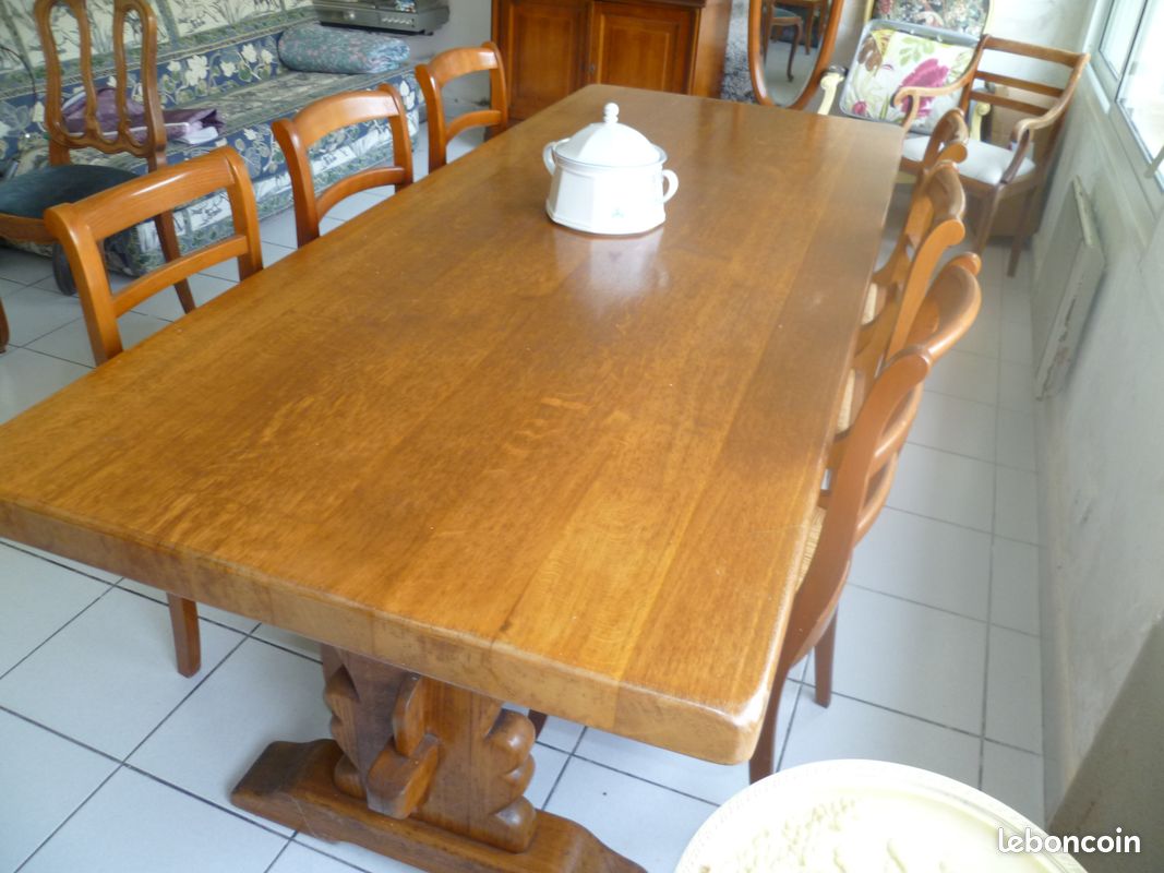 Table 10 personnes (image 1)