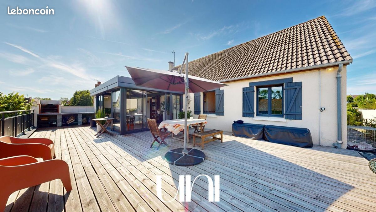 Maison 7 pièces 174 m² · à Ver-sur-Mer · 174 m² · 386 500 €
