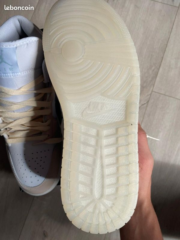Nike Air Jordan 1 (image 5)
