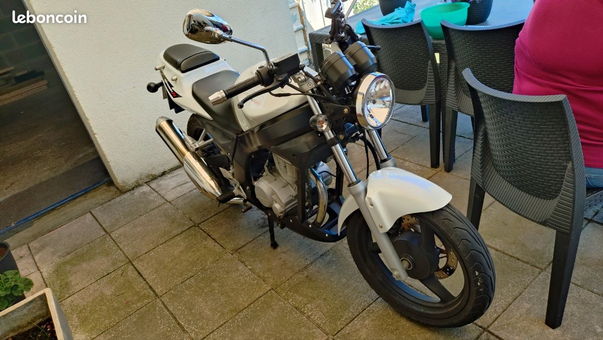 Moto daelim (image 1)