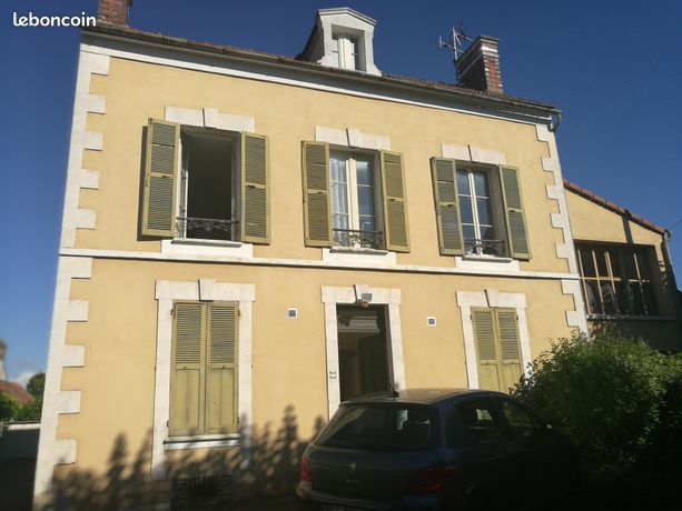 Loue Meublé F2 en Duplex, à 2 min a pied du Centre ville