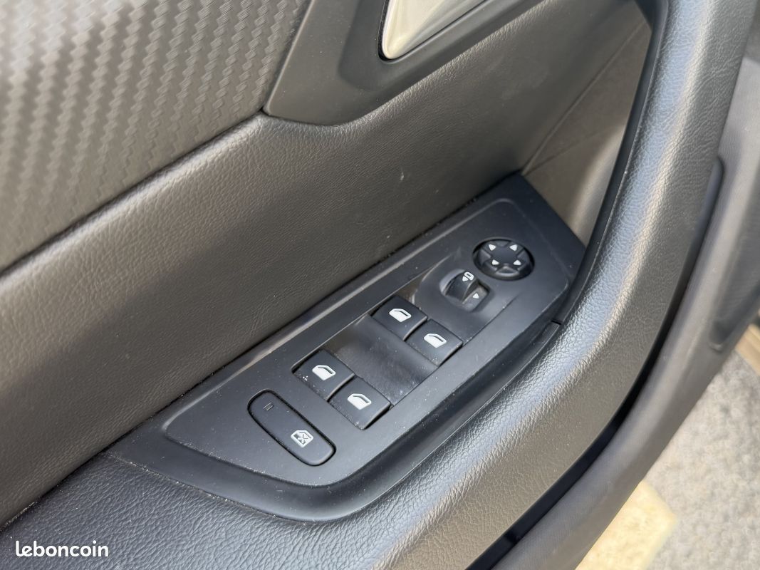 PEUGEOT 508 BlueHDi 130ch S&S Active Business EAT8 (image 28)