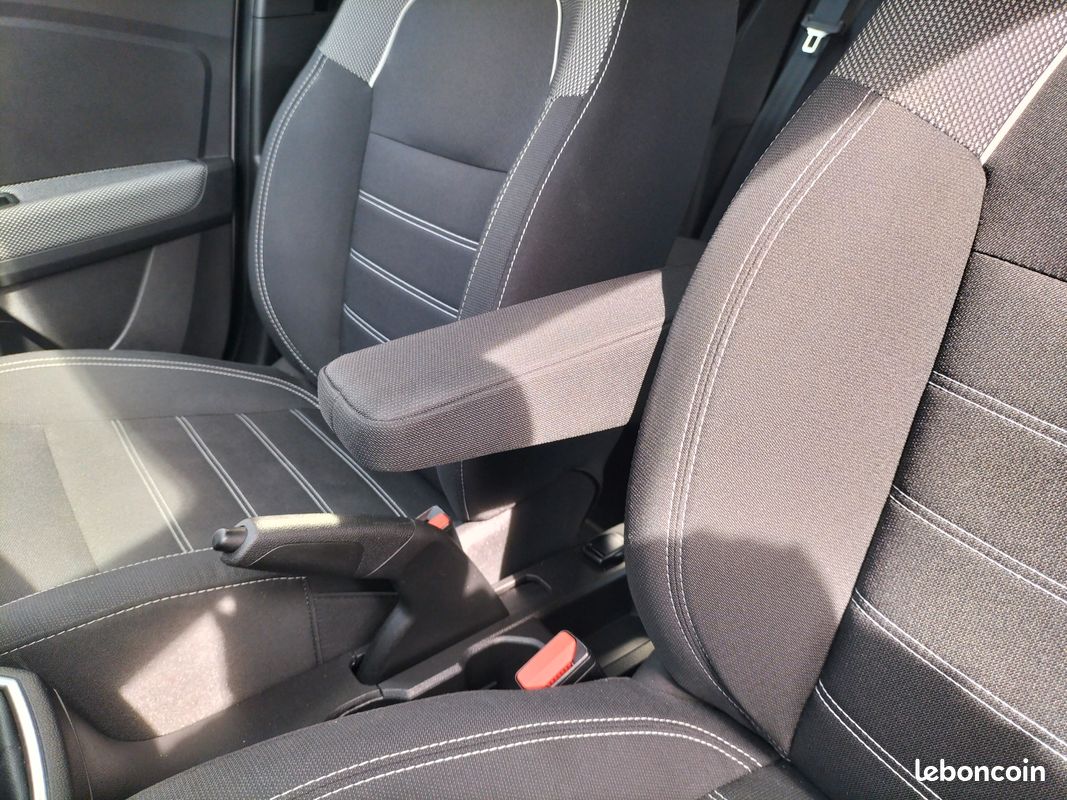 Dacia sandero 1.0 tce 90 confort (image 30)