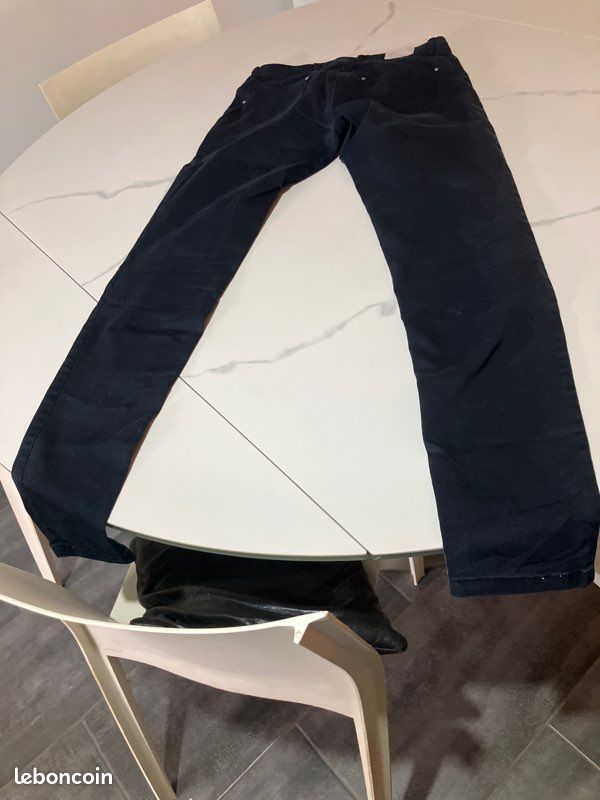 Pantalon NAF NAF TAILLE 38 bleu marine (image 2)