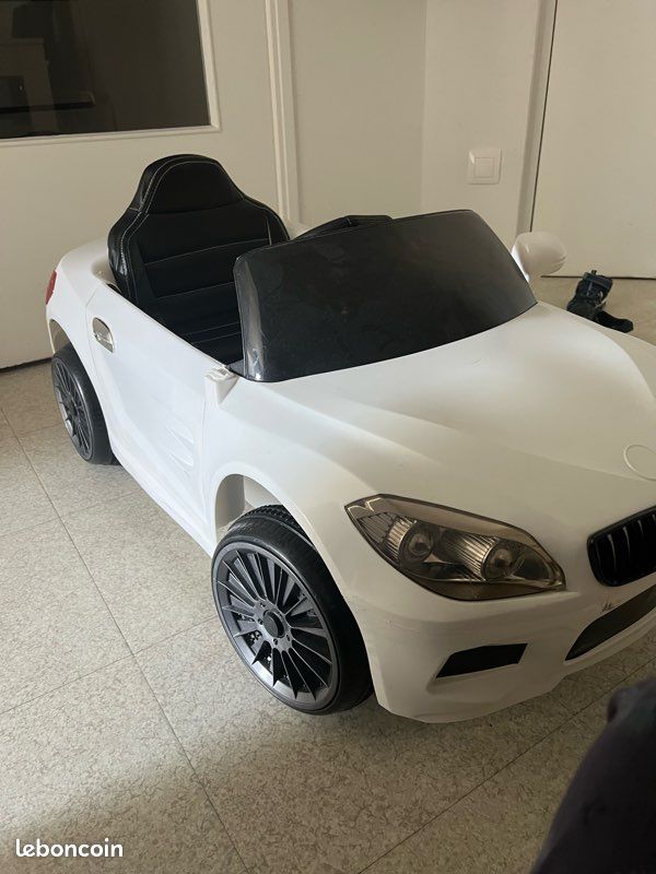Voiture télécommandée (image 2)