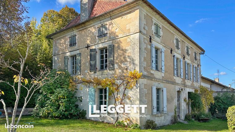 Maison 8 pièces 297 m²