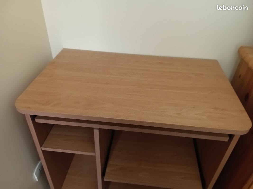 Bureau informatique à roulettes en bois (image 2)