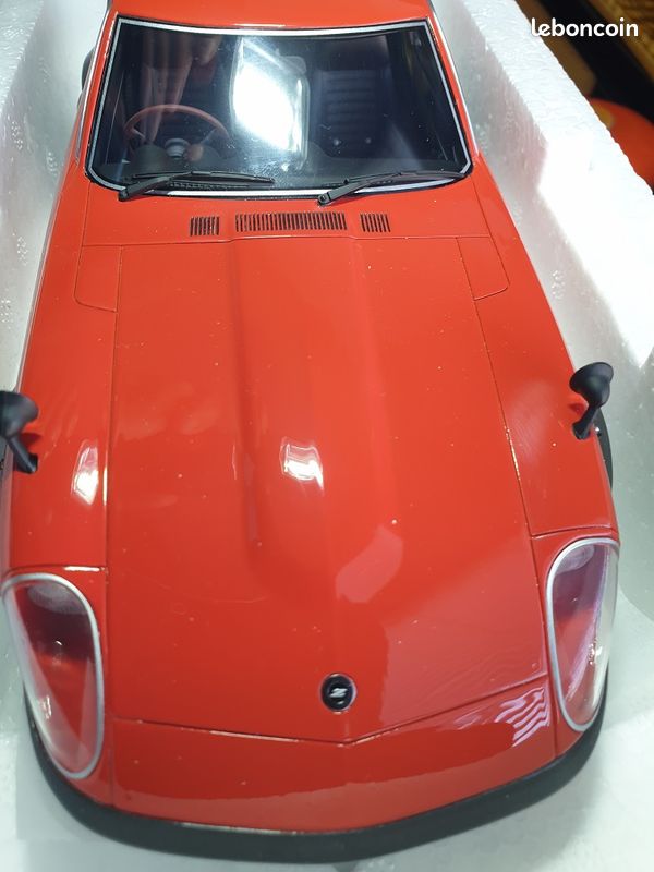 1/18 NISSAN FAIRLADY 240 ZG GRAND PRIX RED 1972