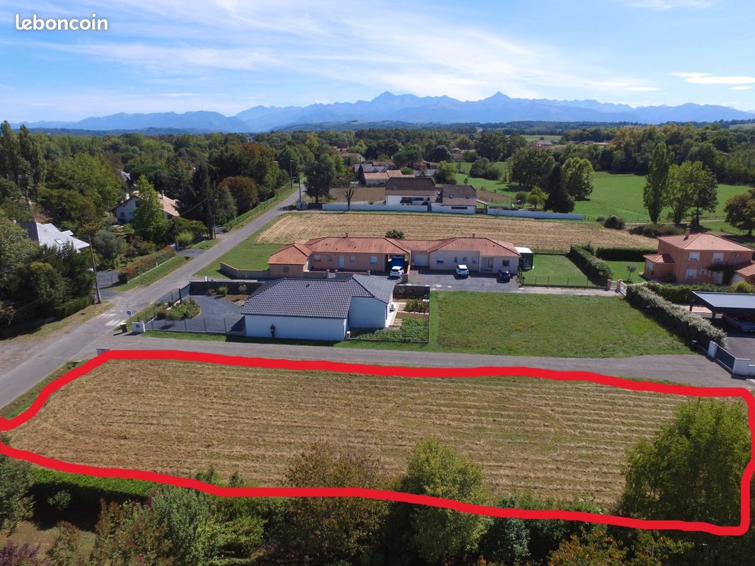 Terrain 1 301 m² Odos · 130 000 €