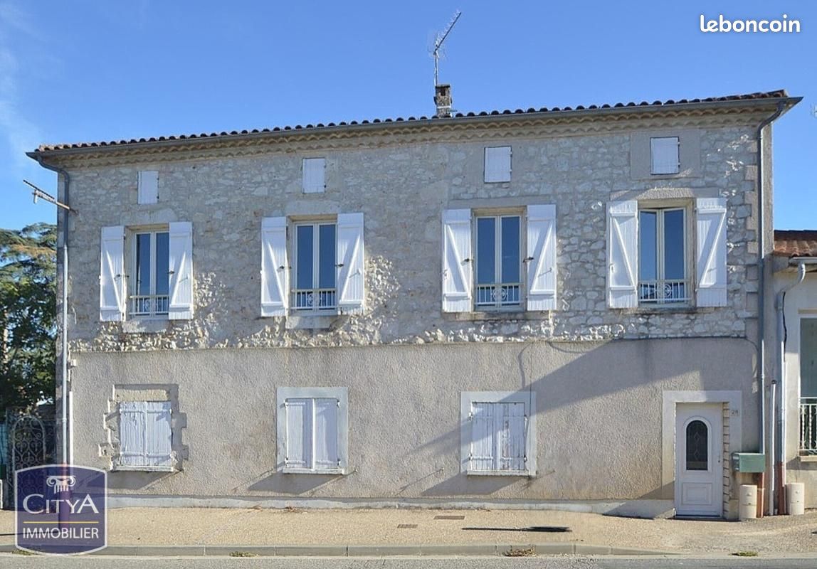 Immeuble 114 m² · à Laroque-Timbaut · 114 m² · 185 000 €