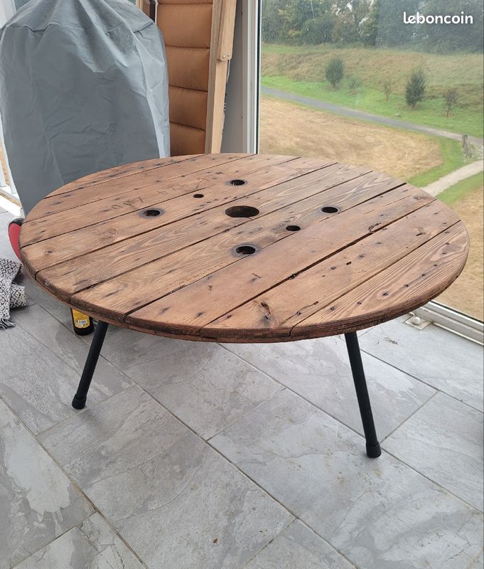 Table basse industrielle (image 1)