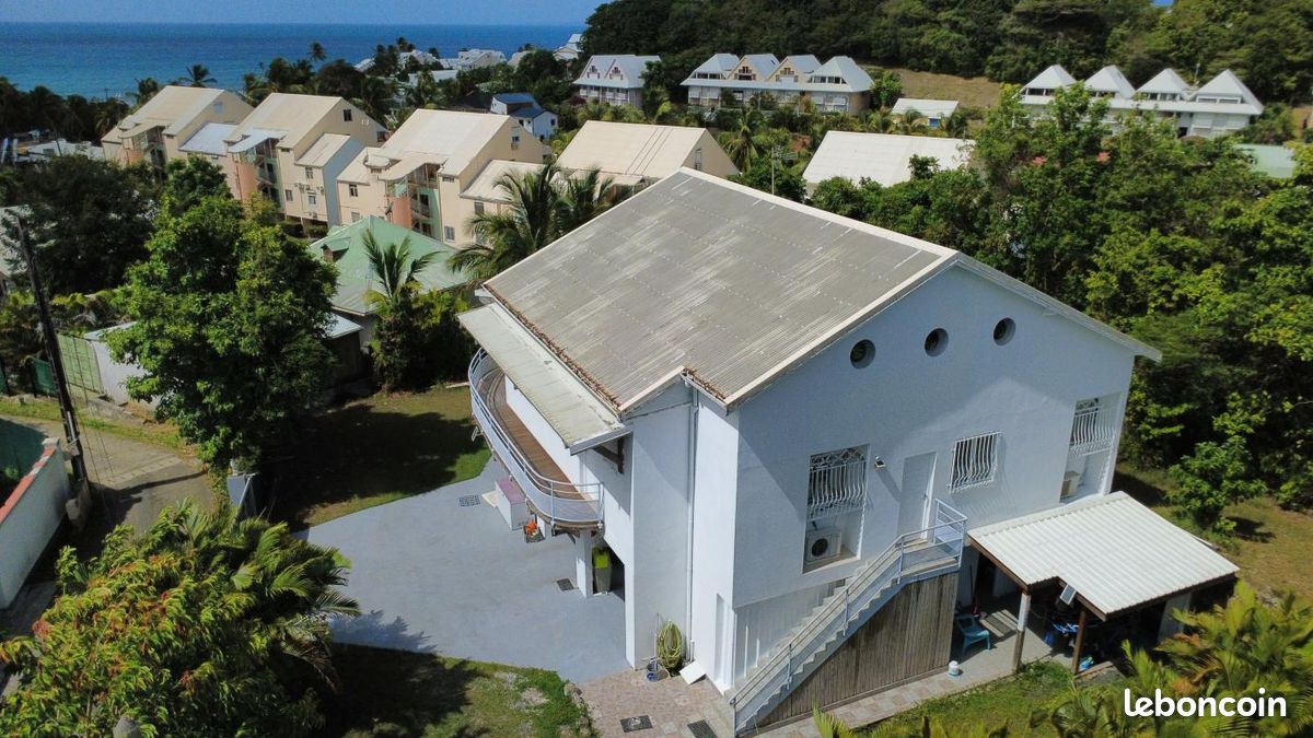 Maison 6 pièces 200 m² · à Le Gosier · 200 m² · 880 000 €
