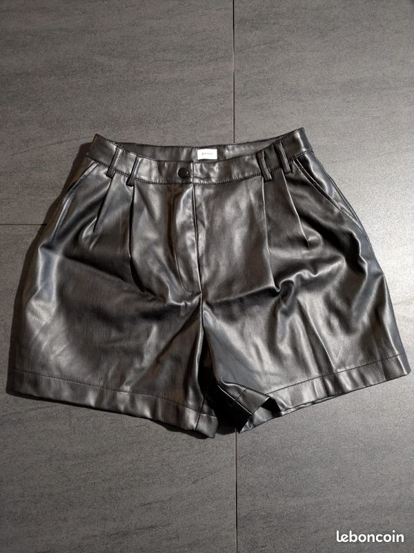 Short noir fille (Ado) (image 2)