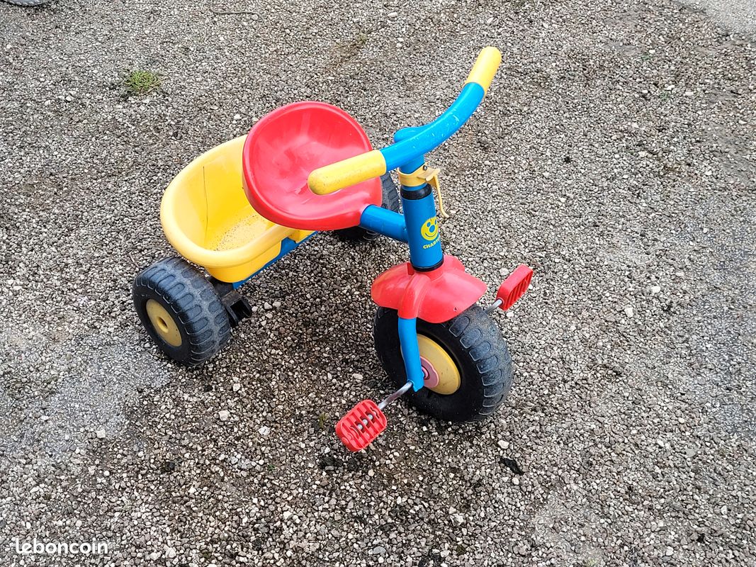 Tricycle enfant à pédales (image 1)