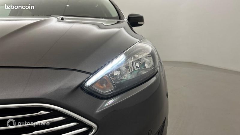 Ford Focus 1.5 TDCi 120ch Stop&Start Titanium PowerShift (image 17)