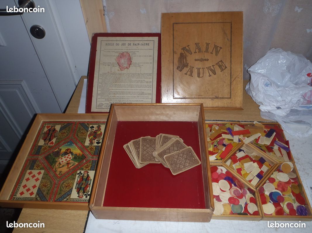 Jeu Nain Jaune ancien avec pièces en os - Collection