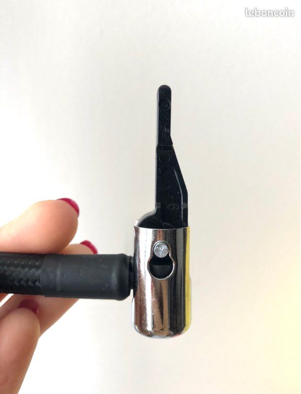 Mini Compresseur d'Air Portable Sans Fil 150 PSI - Arrêt Auto - 5 Modes (Voiture/Vélo/Moto) (image 11)