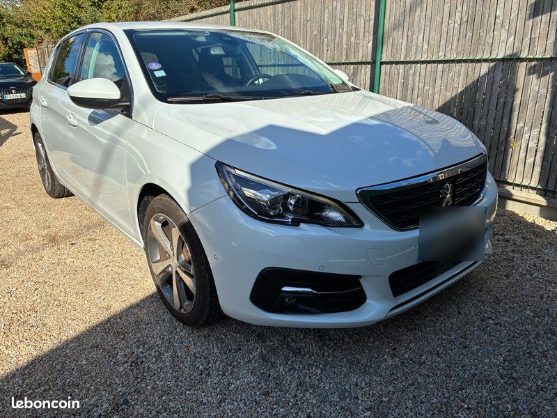 Peugeot 308 130ch Tech Edition 2018 (image 1)