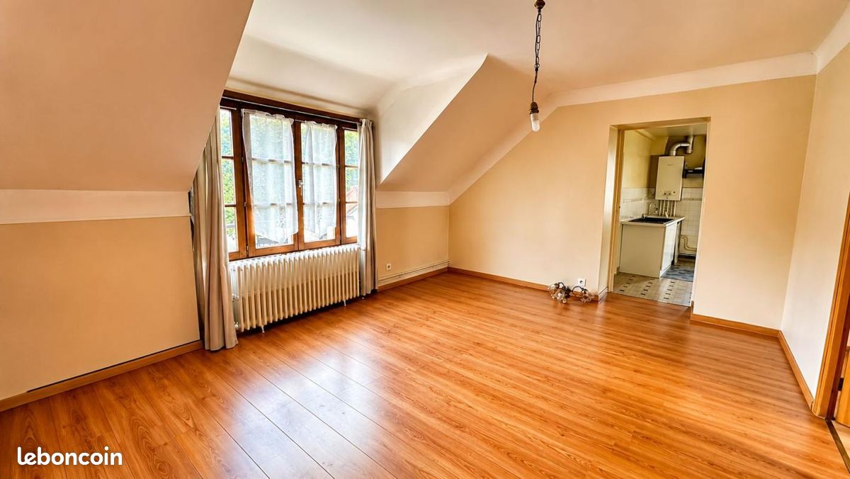 Appartement 1 pièce 56 m² · à Voisins-le-Bretonneux · 56 m² · 900 €/mois