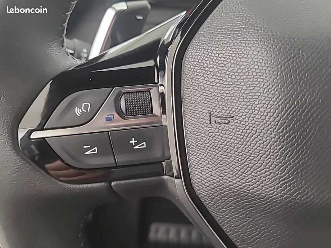 Peugeot 2008 BlueHDi 130 S&S EAT8 - Allure (image 24)