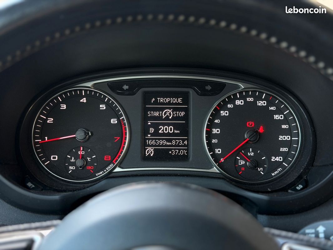 Audi A1 Phase 2 Sline 1.4 TSI 125 cv - Sièges cuir (image 10)