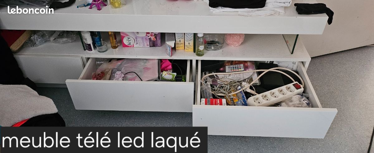 Meuble TV,table basse,vitrine LED (image 1)