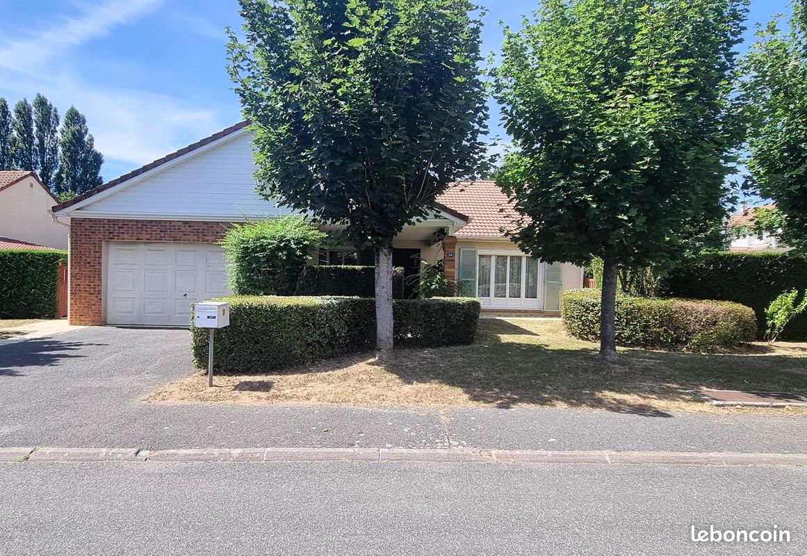 Maison 8 pièces 233 m² · à Ozoir-la-Ferrière · 233 m² · 579 000 €