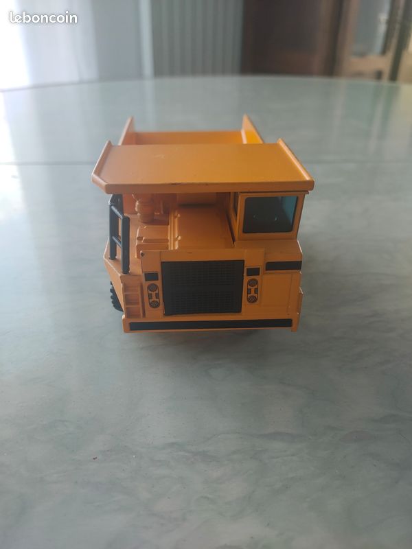 Camion benne Euclid R32 métal Joal 1:50 en très bon état - Collection