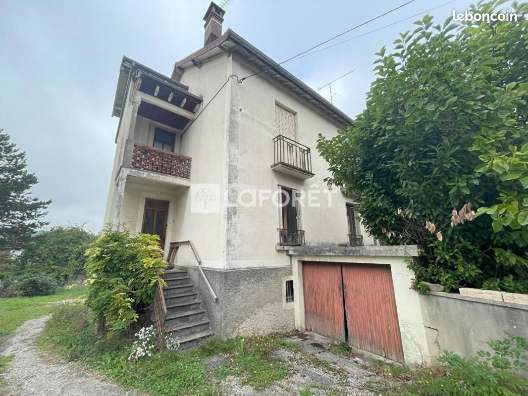 Maison 6 pièces 141 m² · à Lons-le-Saunier · 141 m² · 190 000 €