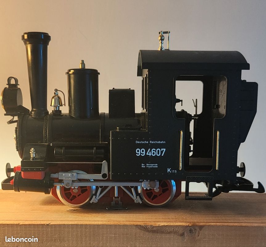 LGB Locomotive à Vapeur DR – Époque III – 24 Cm, Moteur Bühler, Décodeur Sonore Mfx/DCC, Fumée Et Lumière