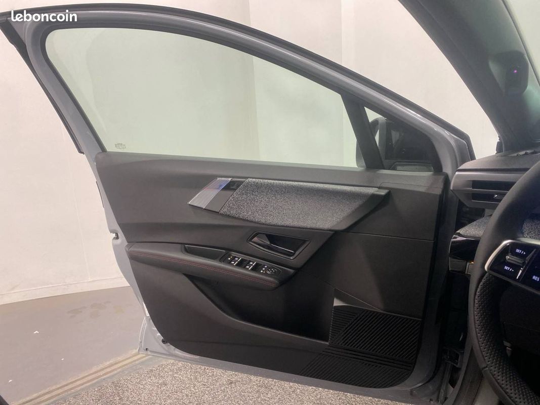 RENAULT Clio E-Tech full hybrid 160 ch Techno (image 6)