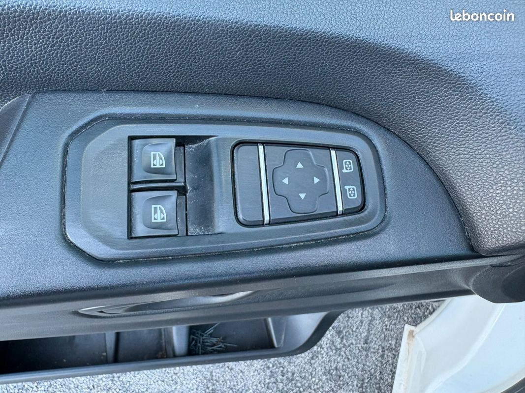 RENAULT TRAFIC VU FOURGON 2.0 BLUEDCI 130 CONFORT L2H1 3000KG / 19 991.67 Ht (image 22)