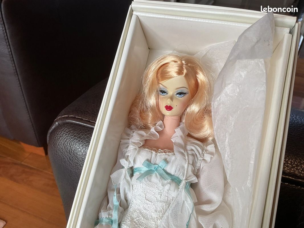 Barbie ingenue silkstone 2006 (image 3)